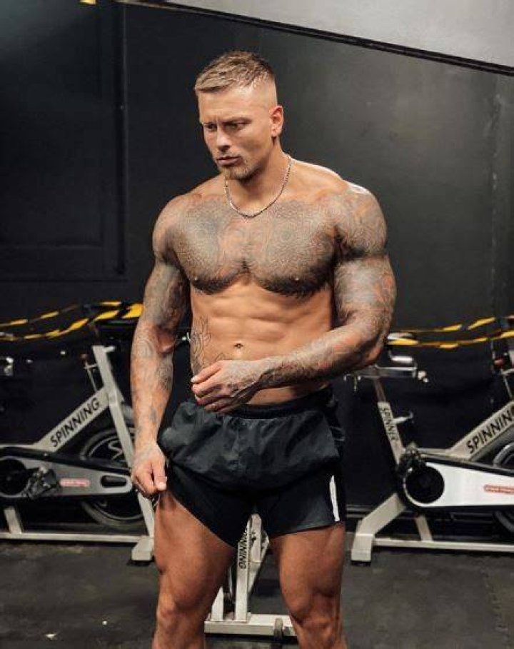 Alex Bowen wiki